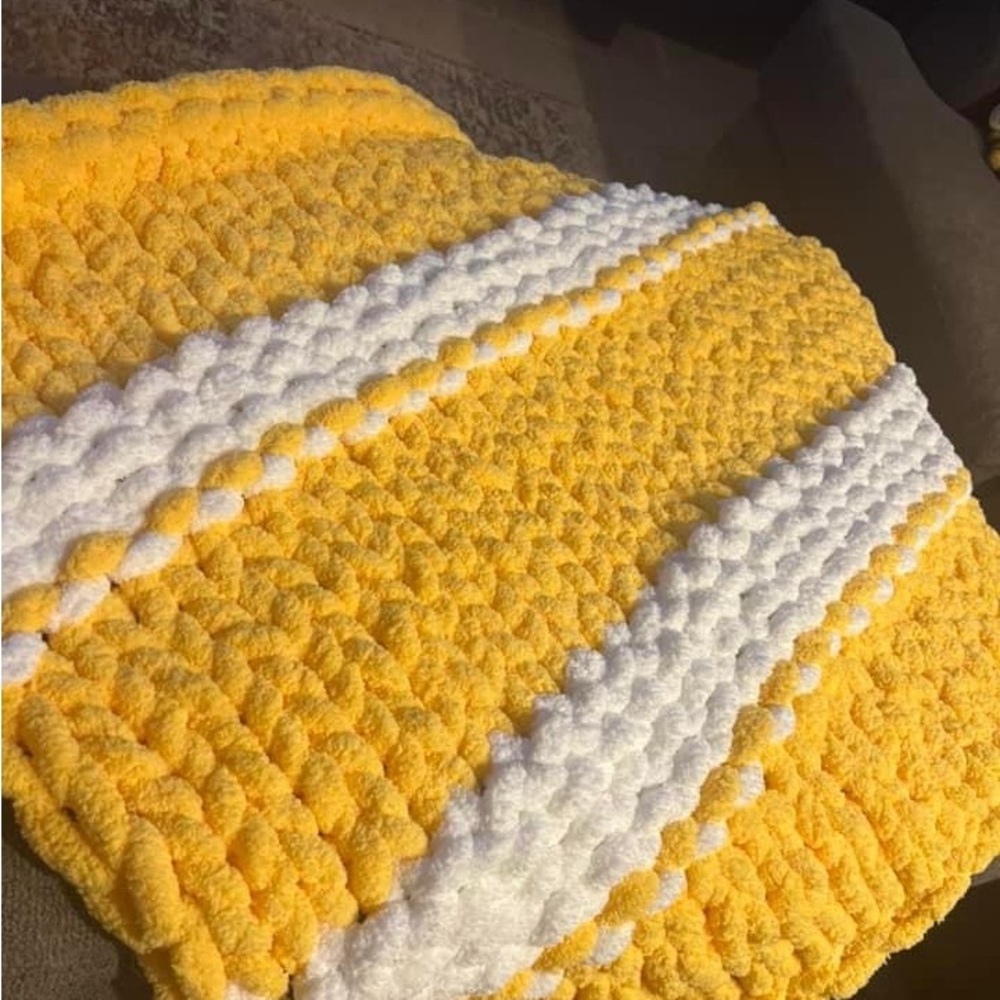 Chunky knit baby blanket